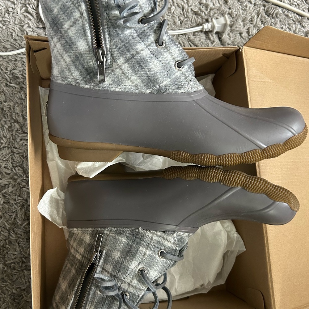 Sperry Saltwater Plaid Gray Boots - Picture 3 of 7